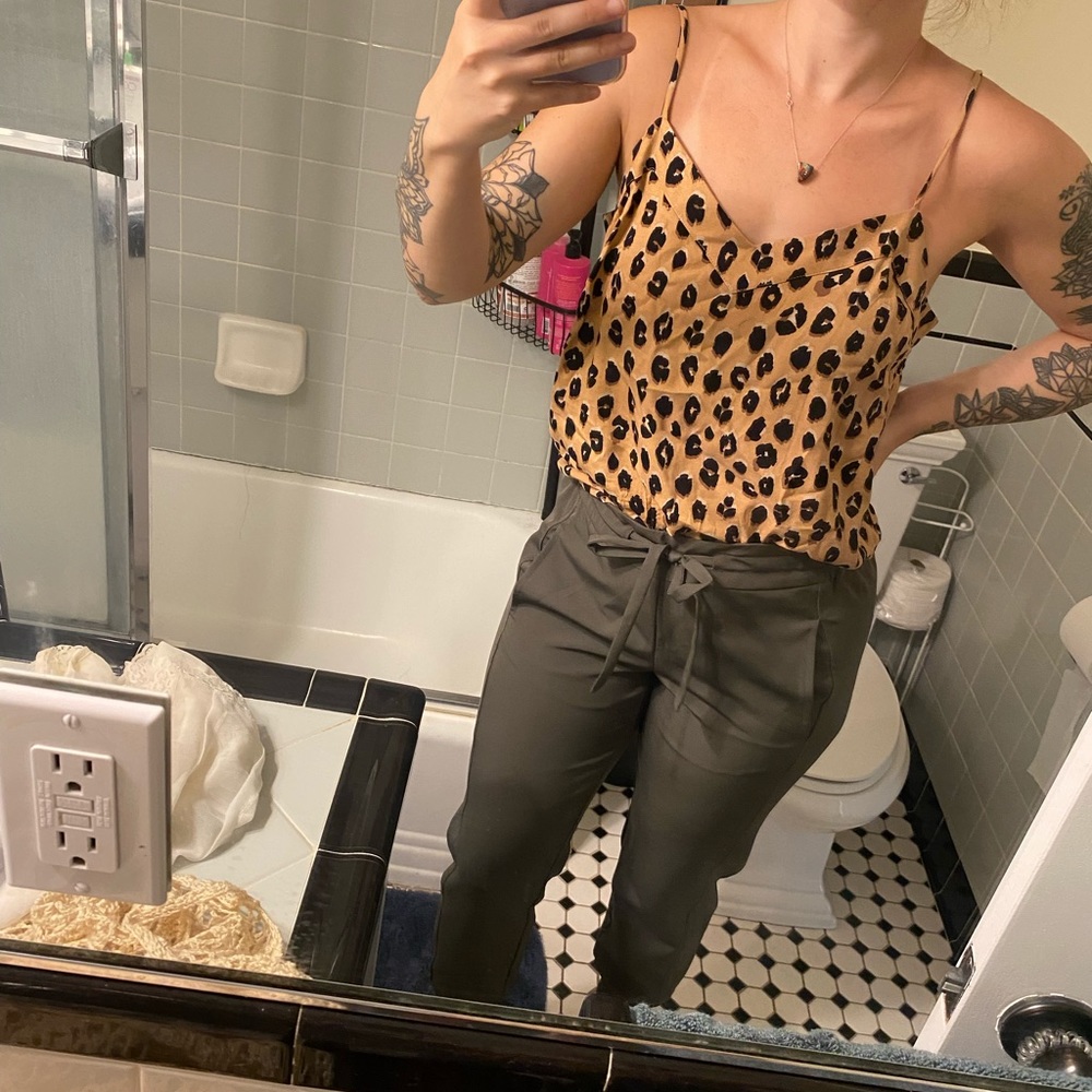 Nwot cheetah flowy tank
